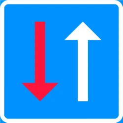 Road narrowing, oncoming drivers have to give way.