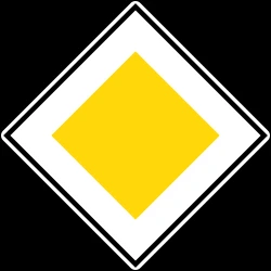Begin of a priority road.